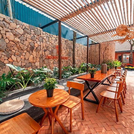 Truong Phu House - Hotel & Apartment Hué Extérieur photo
